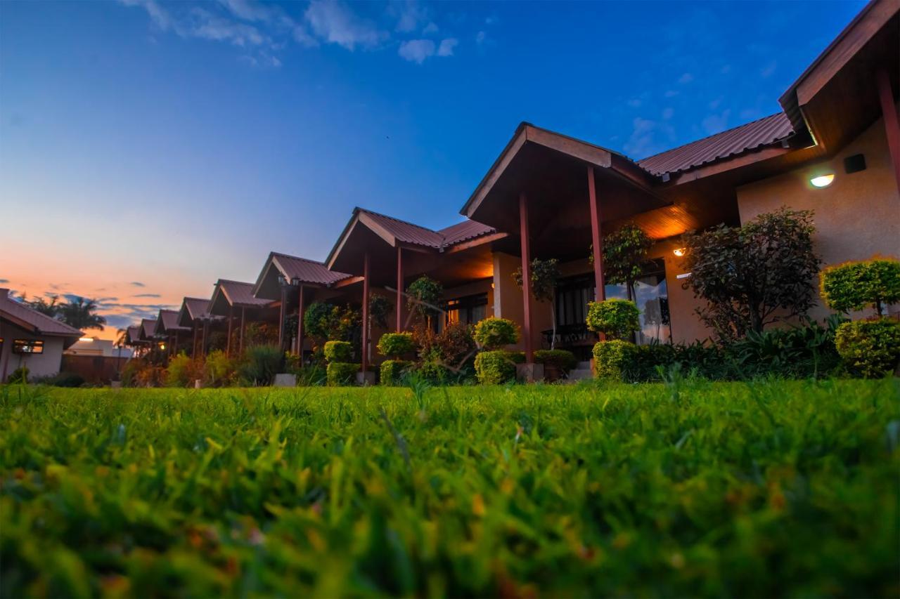 Shakespeare Court Serviced Apartments Лусака Екстер'єр фото