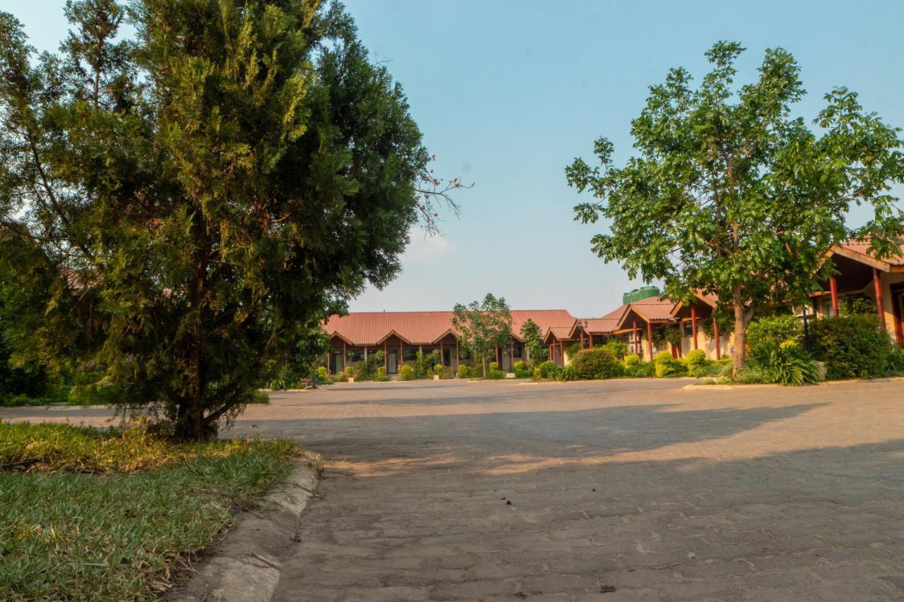 Shakespeare Court Serviced Apartments Лусака Екстер'єр фото